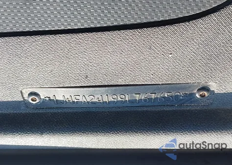 2009 Jeep Wrangler X z USA, uszkodzony, nr VIN 1J4FA24199L767650